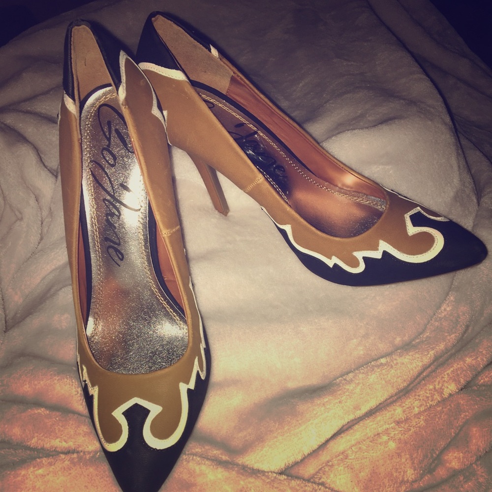 Go Jane pumps